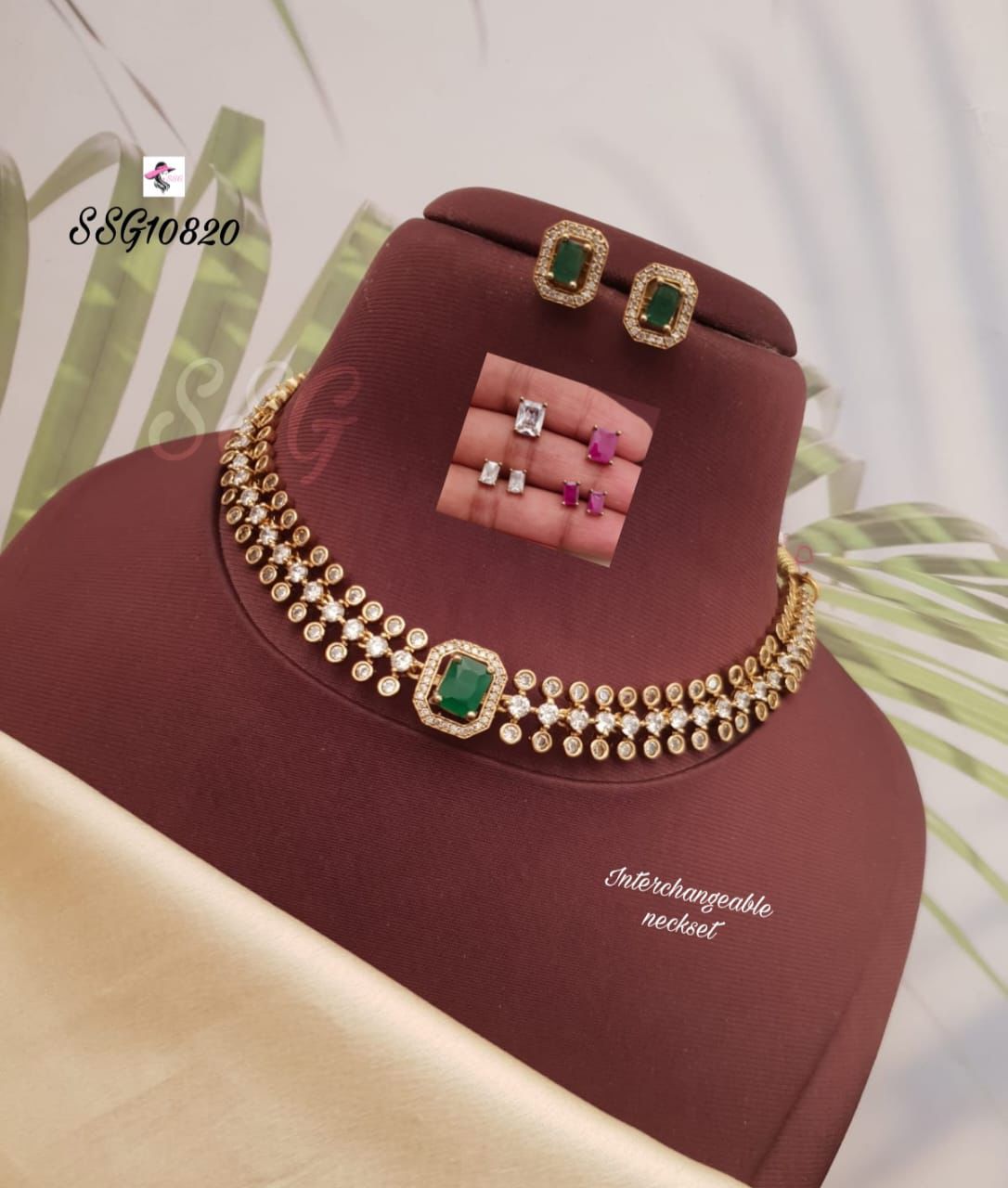 V1001: Beautiful Interchangeable Necklace Set