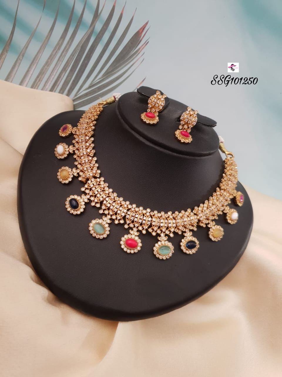 V1002:Beautiful Necklace Set