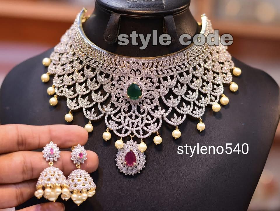 V1009: Beautiful Choker Set
