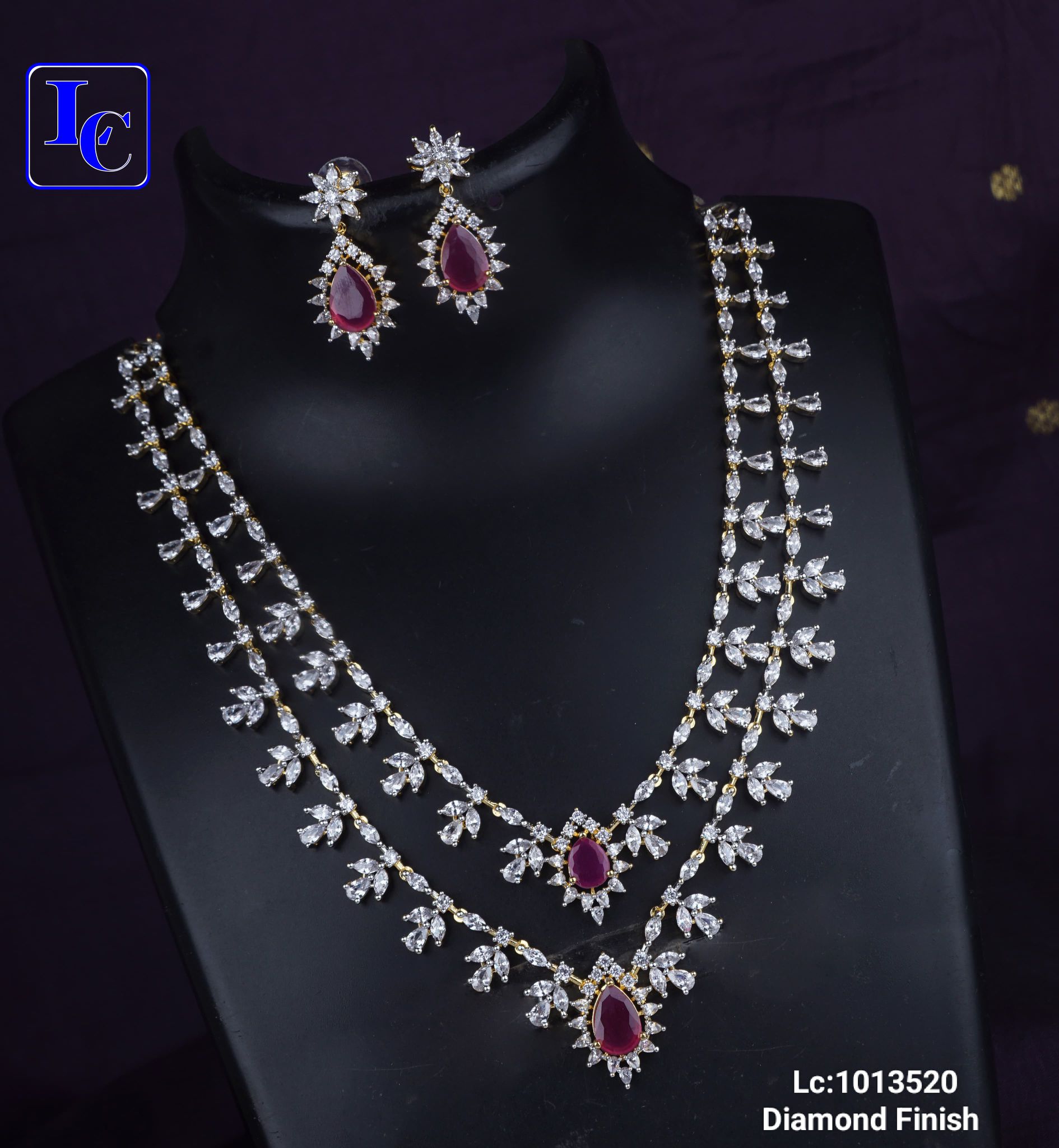 v1015: Beautiful 2 Layered Diamond Finish Necklace Set