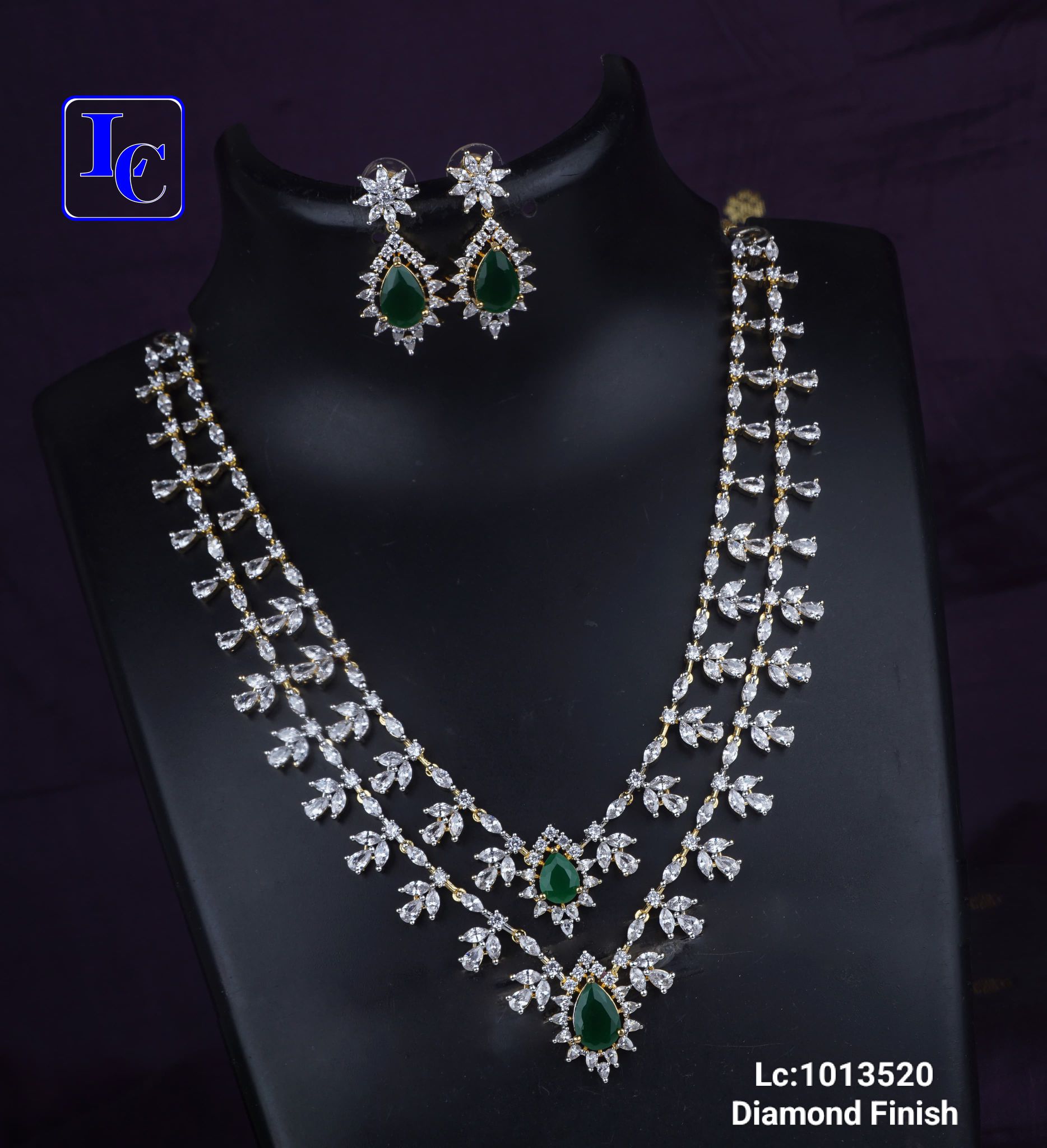 v1016: Beautiful 2 Layered Diamond Finish Necklace Set