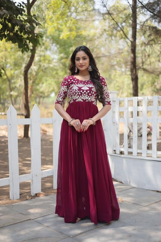 B1961: Beautiful Georgette Frocks