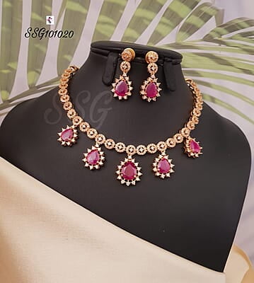 M016: Pink Stone Necklace