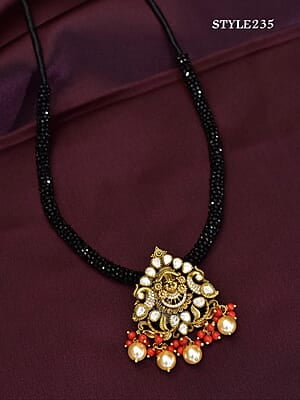 V350: Beautiful Black Beads Set