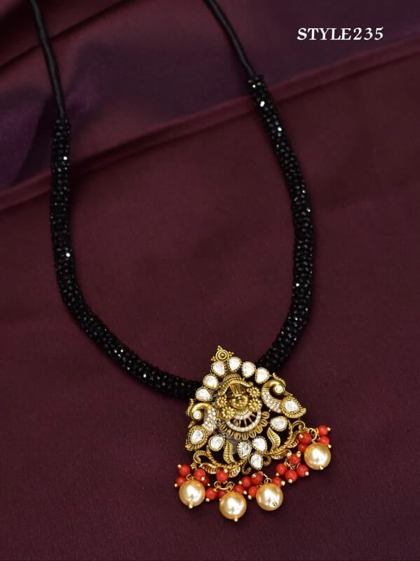 V350: Beautiful Black Beads Set
