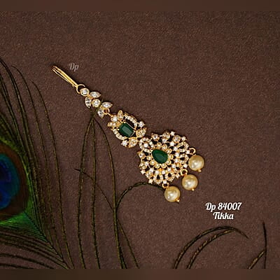 V95: Beautiful Maang Tikka