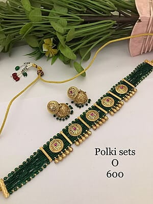 V359: Beautiful Polki Choker Set