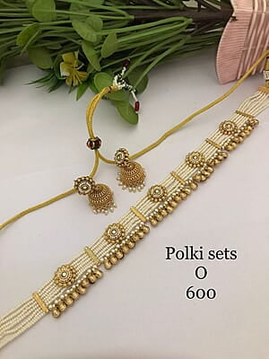 V360: Beautiful Polki Choker Set