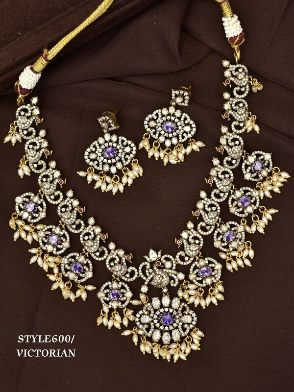 V429: Beautiful Victorian Long Haram